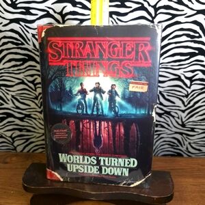 X BINRL1 0124 Thrifted Hard Cover 2018 Stranger Things Collectible Book